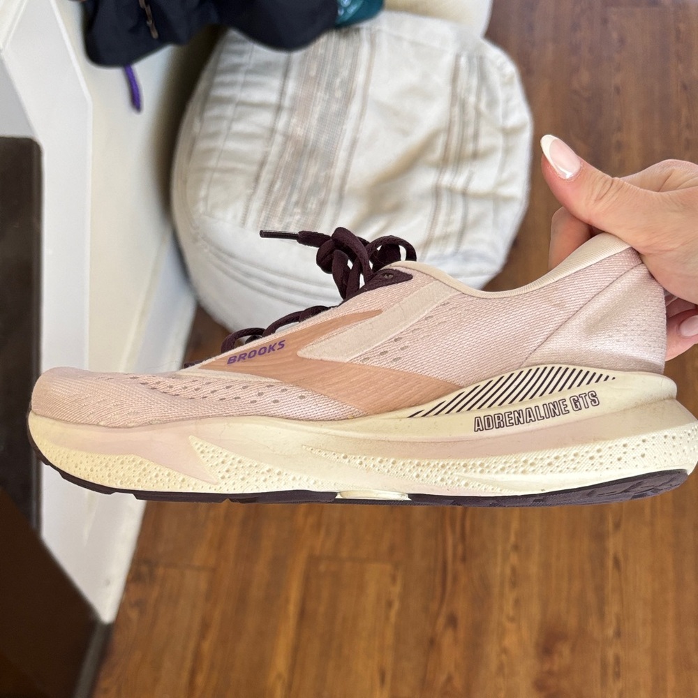 Brooks Women's Adrenaline GTS Shoes - Light Pink